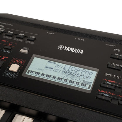 Teclado Yamaha PSR-E383 con adaptador