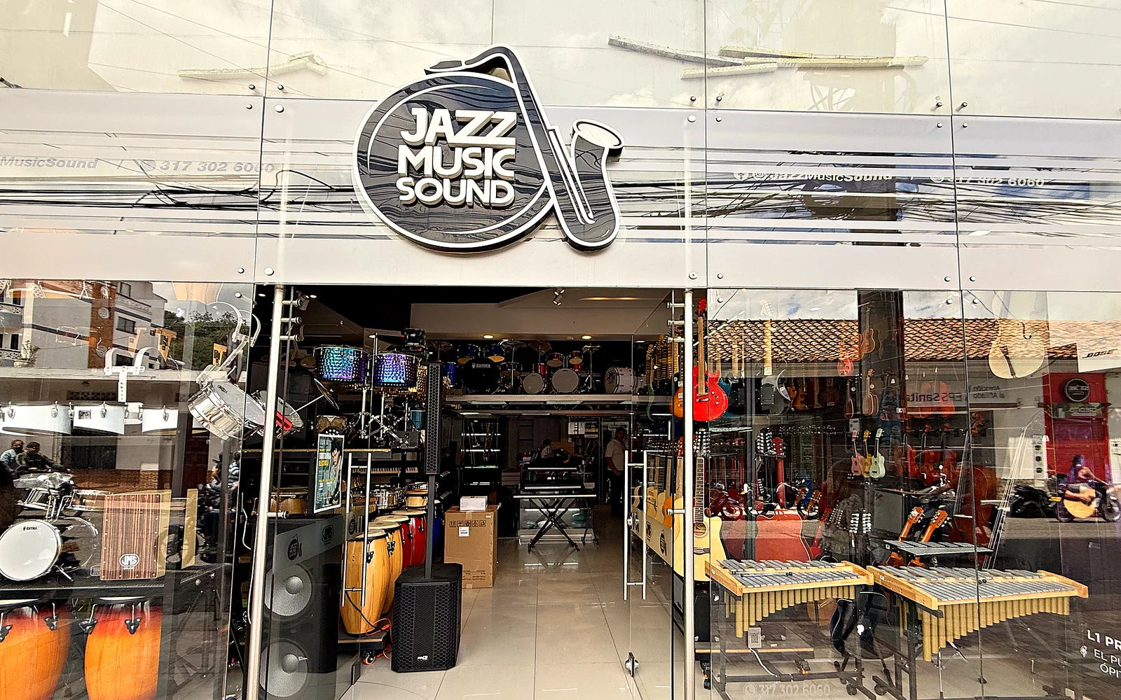 Fachada de la tienda Jazz Music Sound en Ocaña